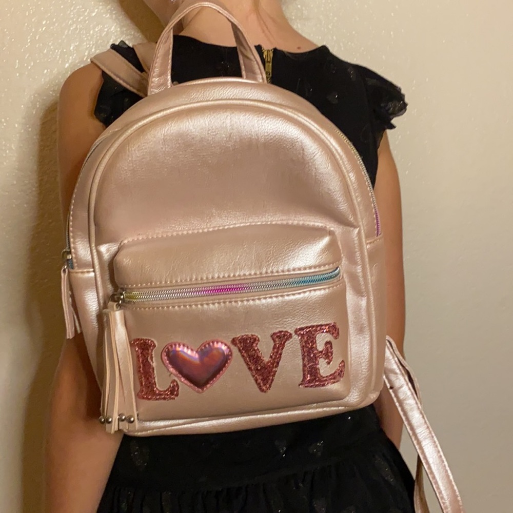 Love mini backpack❤️ - Picture 2 of 4